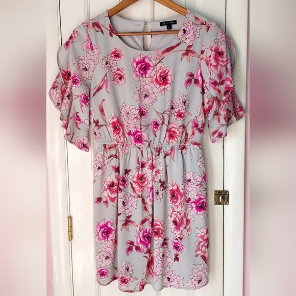 As U Wish Floral Flowy Split Flutter Sleeve Dress Sz S - Picture 2 of 11